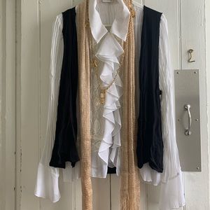 Women’s pirate costume blouse set with jeweled hoops and necklace, scarf, vest